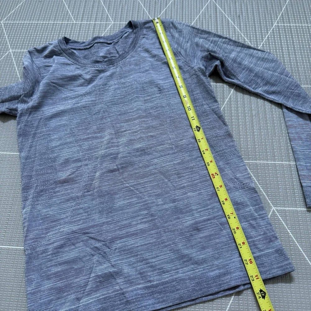 Lululemon Swiftly‎ Tech Long Sleeve Size 4 Breeze Relaxed Fit Black & White